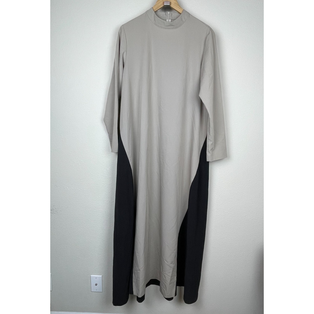 Elegant Two-Tone Maxi Dress